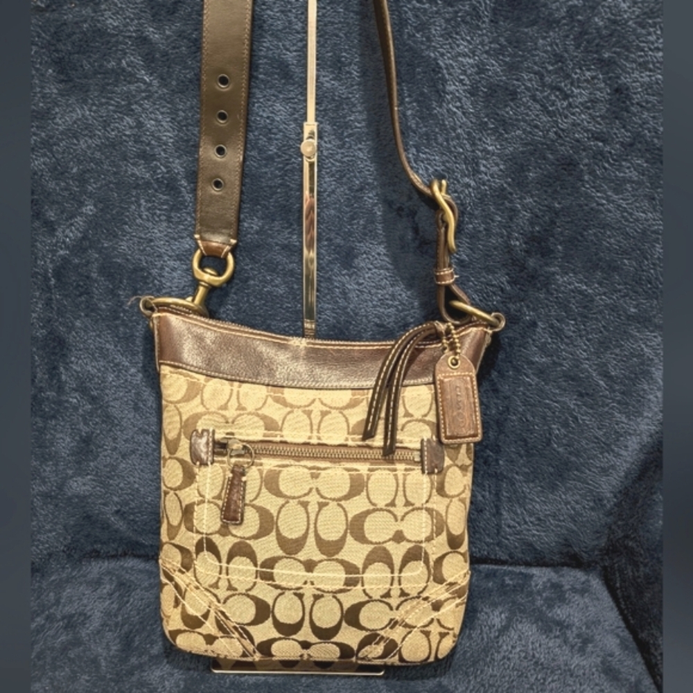 Coach Signature Crossbody/Shoulder Bag, Brown and tan kissing C's, EUC, 2006